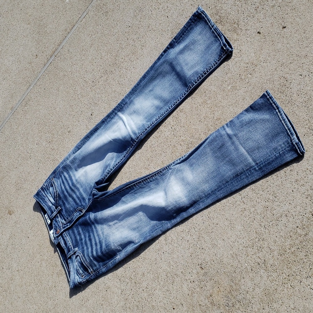 Women's Daytrip Virgo Bootcut Jeans 32 Medium Wash EUC